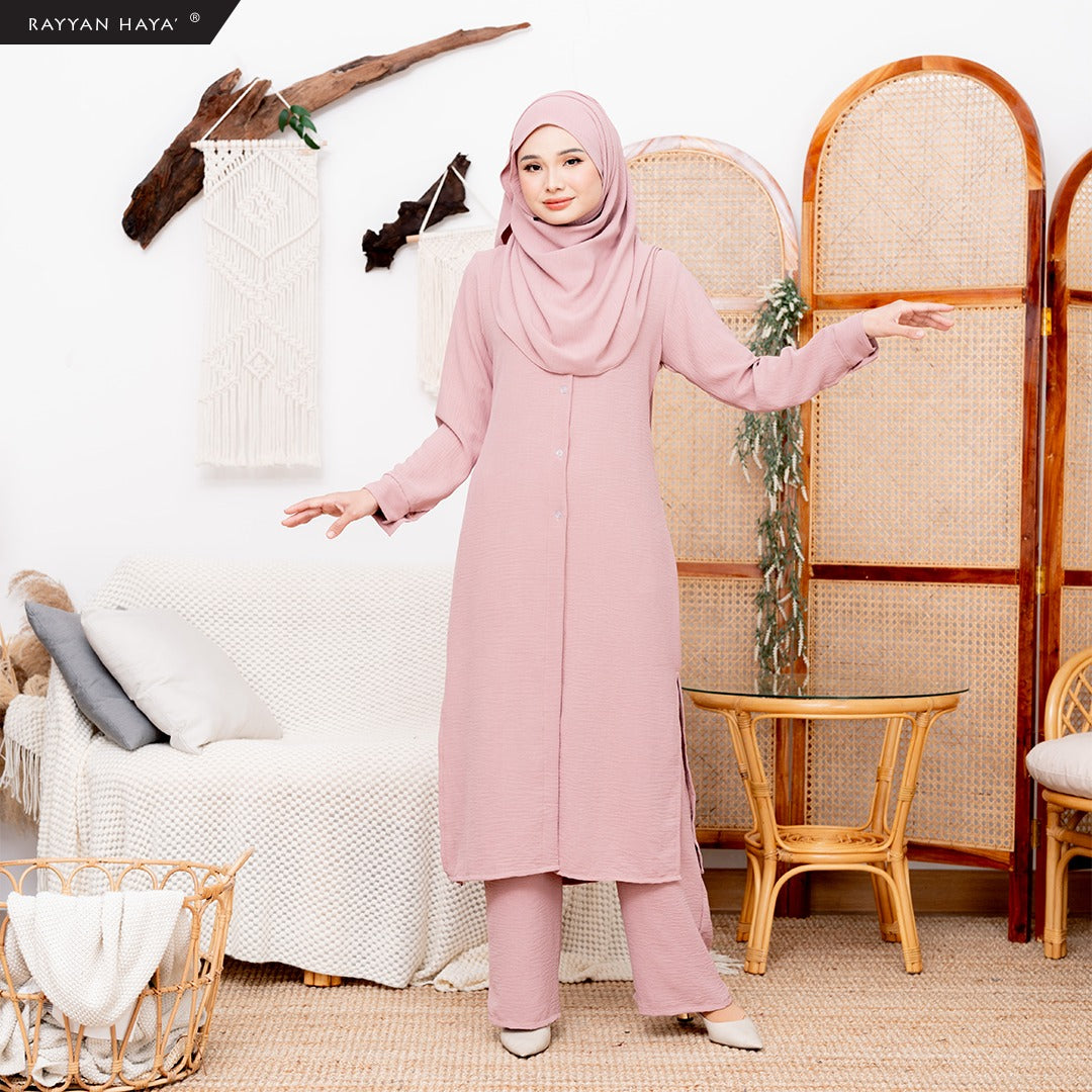 Airin Long Set (Dusty Pink) with Matching Shawl Rayyan Haya' Airin Long Set (Dusty Pink) with Matching Shawl Rayyan Haya'
